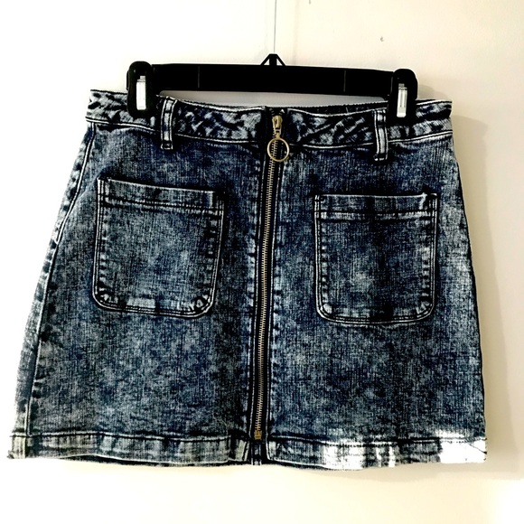 Zip up Jean skirt - Picture 1 of 3